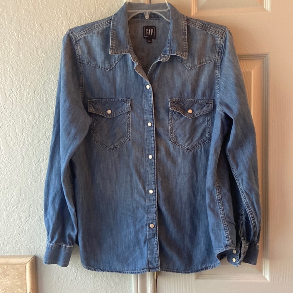GAP western snap lightweight denim shirt